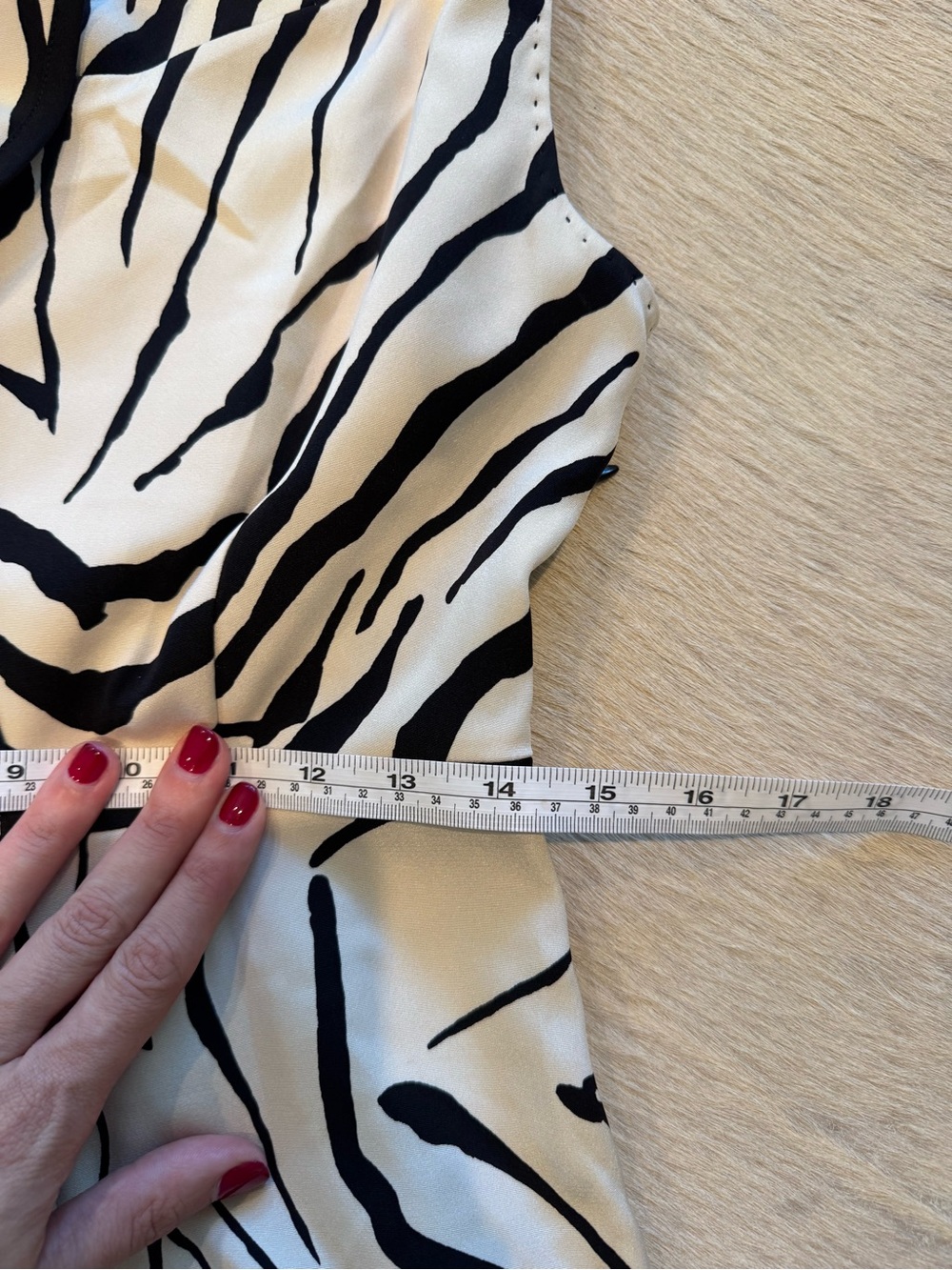 Elie Tahari 95% Silk Zebra Print Midi Dress Estimated Size 8 - Picture 6 of 10